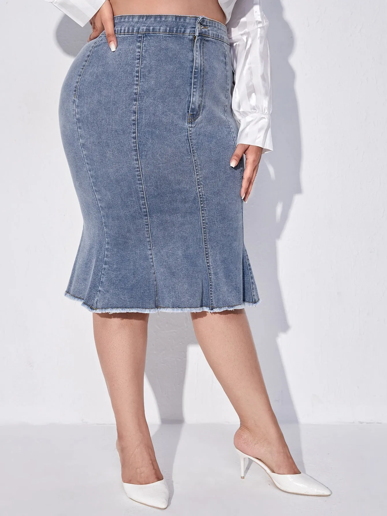 Plain Raw Hem High Waist Midi Plus Size Denim Skirt