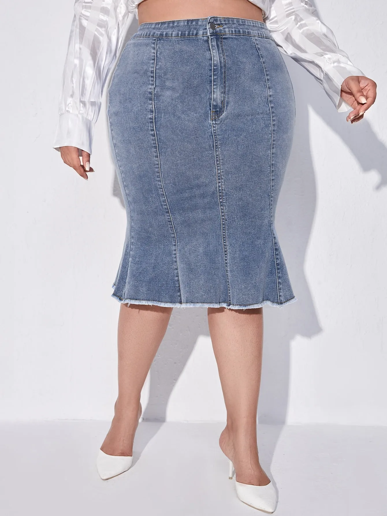 Plain Raw Hem High Waist Midi Plus Size Denim Skirt