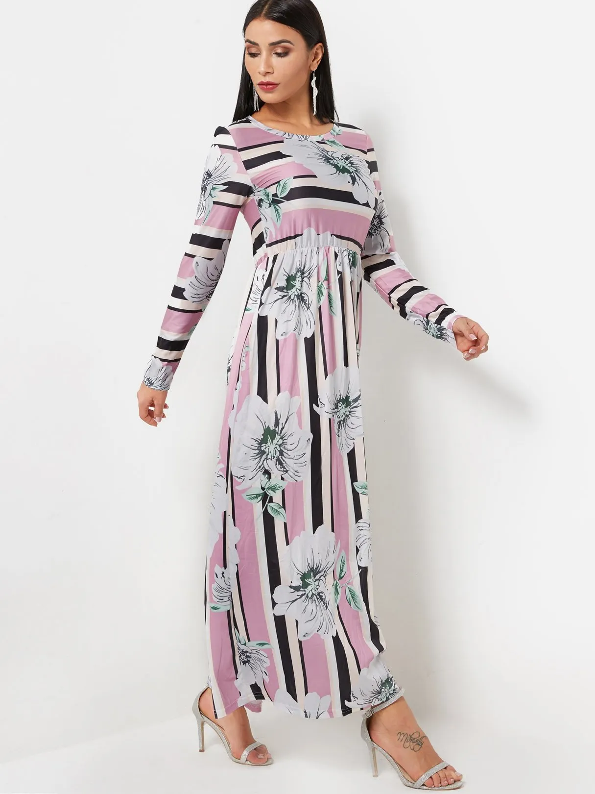 Wholesale Round Neck Long Sleeve Floral Print Side Pockets Flounced Hem Maxi Dress